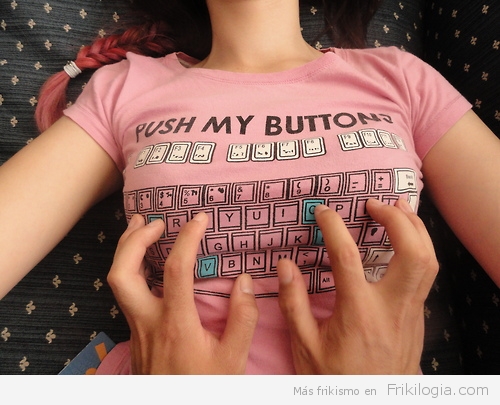 teclado-ergonomico-camiseta